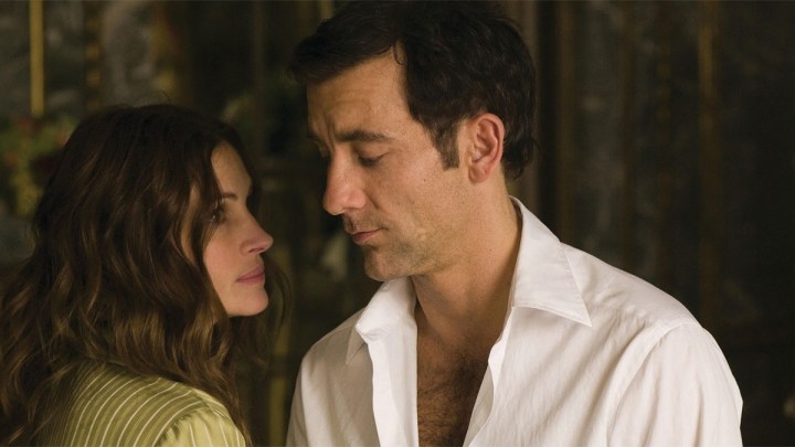 Julia Roberts and Clive Owen in Duplicity.