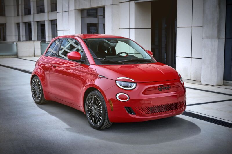 A red Fiat 500e