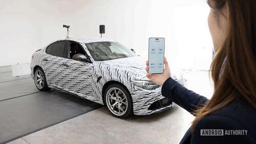 HONOR Eye Tracking Car Demo MWC 2024 03