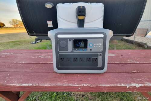 Anker SOLIX C1000 in front of a trailer