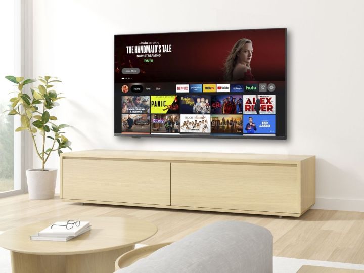 Inisgnia F30 50-inch 4k Smart TV in living room.