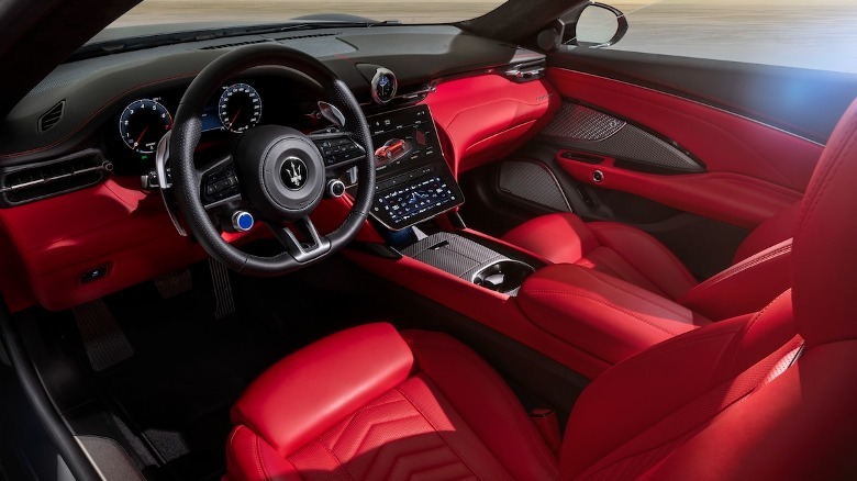 Maserati GranCabrio interior dashboard