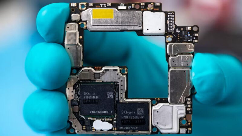 The latest Huawei-designed Kirin processor was a 7-nanometre chip made for it by SMIC that appeared in the Mate 60 Pro smartphone in August.