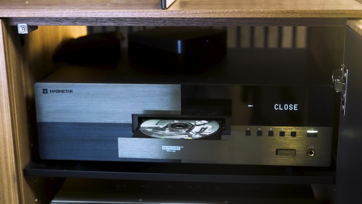 Magnetar UDP900 Disc Player