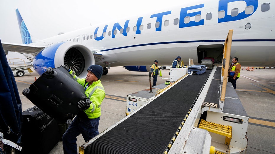 United Airlines bags