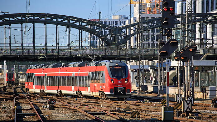 Ein Zug der Werdenfelsbahn auf dem Weg Richtung München HBF. (Archivbild)