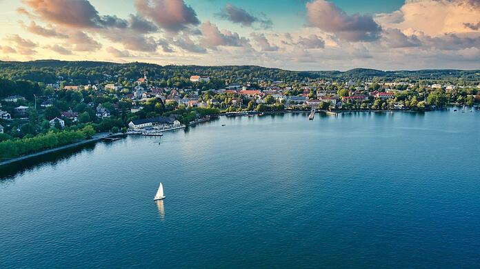 Im Sommer zieht es viele Menschen an den Starnberger See.