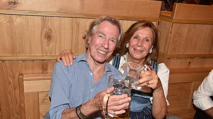 Leopold von Bayern und Ehefrau Ursula feierten den Wiesn-Anstich 2023 im Schützenzelt.