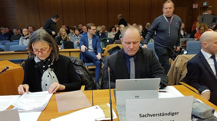 Elisabeth Nützel und Jiri Adamec berichteten am Donnerstag über die Ergebnisse der Obduktion.