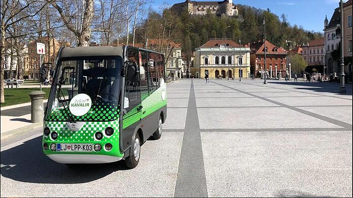 "Kavalire" heißen die grünen Minibusse, die in Ljubljana unterwegs sind. Solche in der Art sollen im Sommer auch in München fahren.