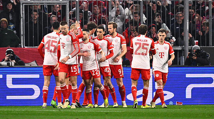 Der FC Bayern jubelt gegen Lazio Rom.