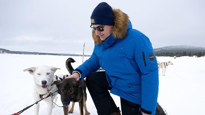 Söder mit Schlittenhund.