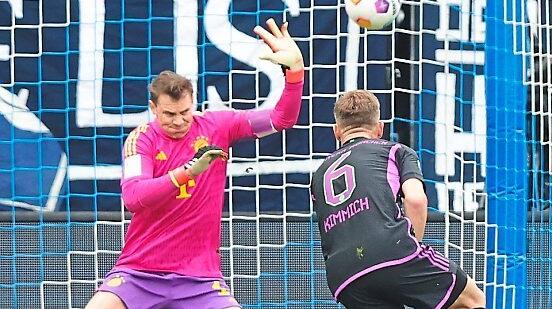 Reaktionsstark gegen Darmstadt: Manuel Neuer.  firo/Augenklick