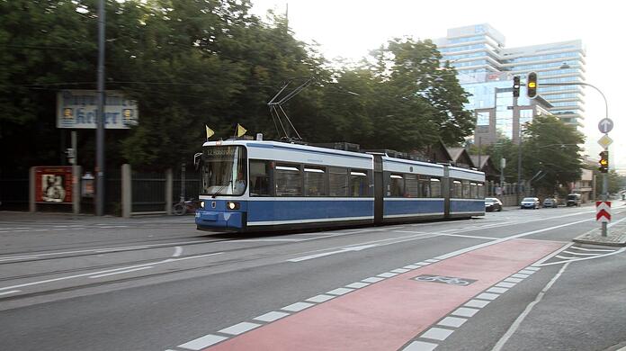 Die Linie 12 wird künftig auch am Schwabinger Krankenhaus halten.