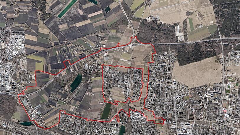 Rot eingezeichnet sind die 900 Hektar in Feldmoching, die die Stadt ebenfalls überplanen will.