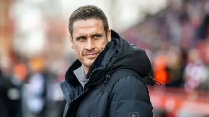 BVB-Sportdirektor Sebastian Kehl spricht über die "schwierige" Lage bei Konkurrent FC Bayern.