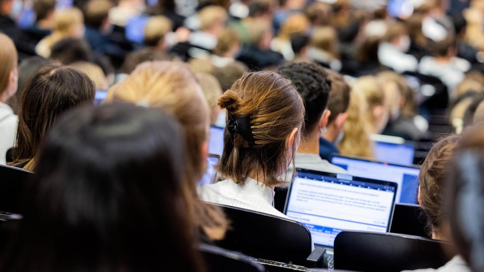 Hochschule: Antisemitismus soll an deutschen Hochschulen keinen Platz haben, fordert DAAD-Präsident Joybrato Mukherjee.