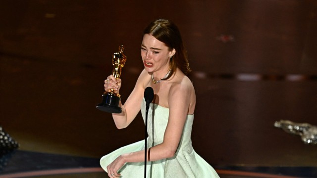 Emma Stone gewinnt einen Oscar 2024 in der Kategorie "Beste Hauptdarstellerin".