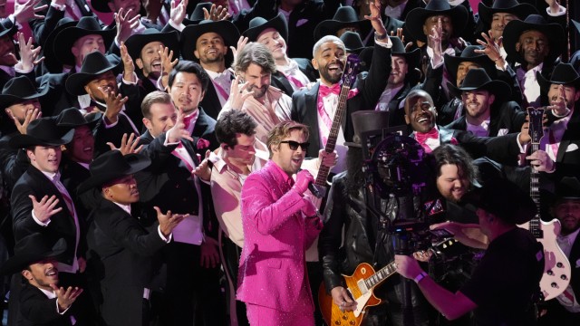 Academy Awards: Ryan Gosling sang "I'm Just Ken" aus "Barbie" gemeinsam mit Guns-N'-Roses-Gitarrist Slash.