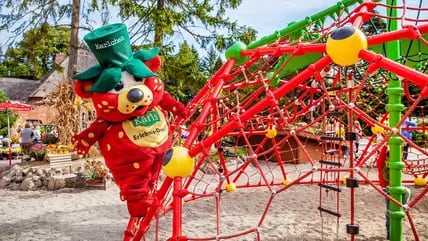 Alles Beere oder was? Die Erlebnis-Dörfer des Erdbeer-Anbauers aus Mecklenburg-Vorpommern sind vor allem bei Familien mit Kindern beliebt. Nun gibt es auch einen Freizeitpark in Sachsen.