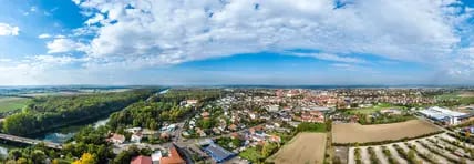 Herbstlicher Ausblick auf Dillingen an der Donau.