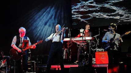 Die Band Størtebeker rockten zweieinhalb Stunden in der Wismarer Markthalle.