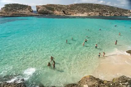 Die Blaue Lagune auf der Insel Comino ist ein Must-see.