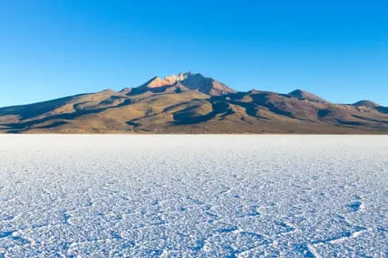 In Bolivien liegt die spektakuläre Salar de Uyuni, die größte Salzwüste der Welt.