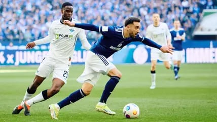 Kenan Karaman und der FC Schalke haben gegen Paderborn eine 2:0-Führung noch aus der Hand gegeben.