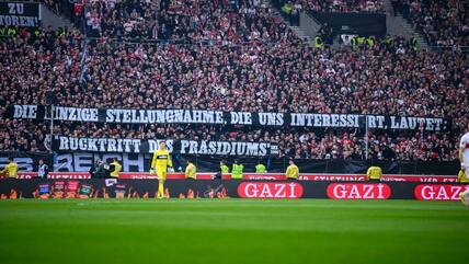 Stuttgarts Fans machen ihrem Ärger Luft: "Die einzige Stellungnahme, die uns interessiert, lautet: Rücktritt des Präsidiums."