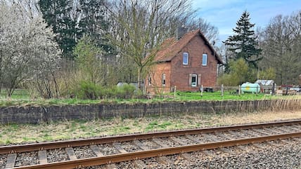 Das Bahnwärterhaus in Plüschow (Nordwestmecklenburg).