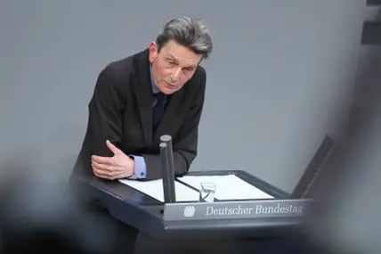 Rolf Mützenich (SPD) in der Debatte zum Antrag der Union zur Lieferung von Taurus-Marschflugkörpern an die Ukraine 