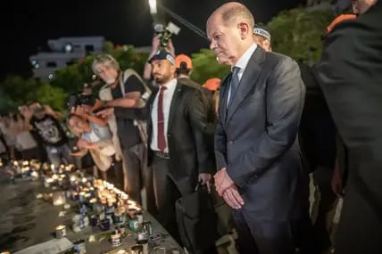 Bundeskanzler Olaf Scholz (SPD) bei seinem ersten Solidaritätsbesuch in Israel kurz nach dem Massaker der Terrororganisation Hamas.