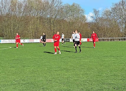 Der SV Hamberge lief gegen den TSV Bargteheide gerade in Hälfte eins oftmals nur hinterher und agierte insgesamt viel zu passiv.