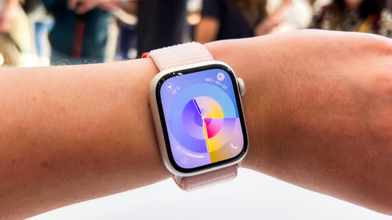 Apple Watch Series 9 bright display