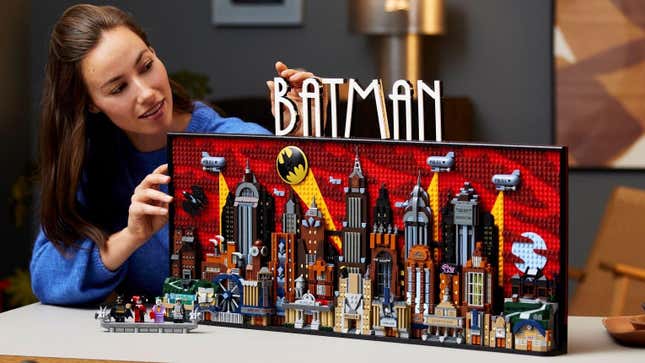 Image for article titled Lego&#39;s Tribute to Batman: The Animated Series Is a Stylish City Skyline