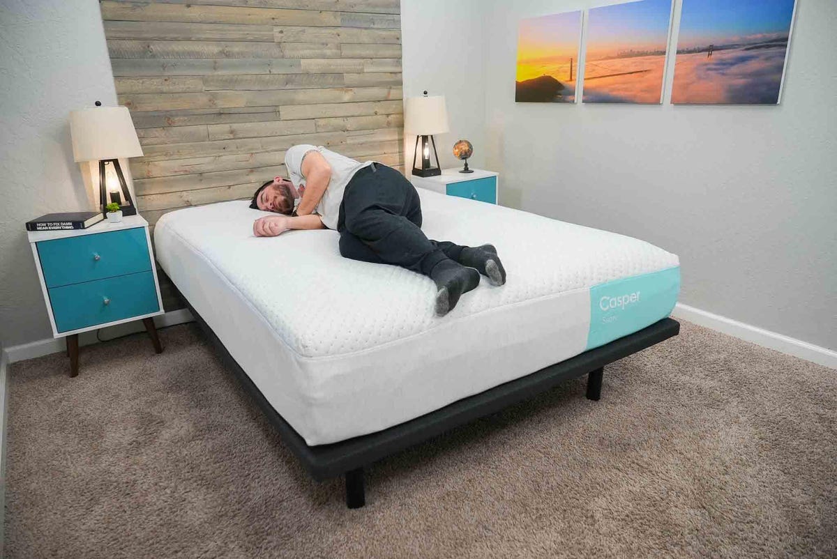 casper-snow-hybrid-mattress-side-sleeper-jg-1