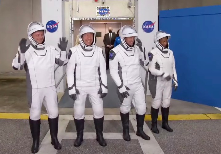 SpaceX's Crew-8 head to the launchpad.