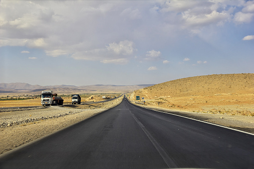 Der Weg zur antiken Stadt Yazd im Iran