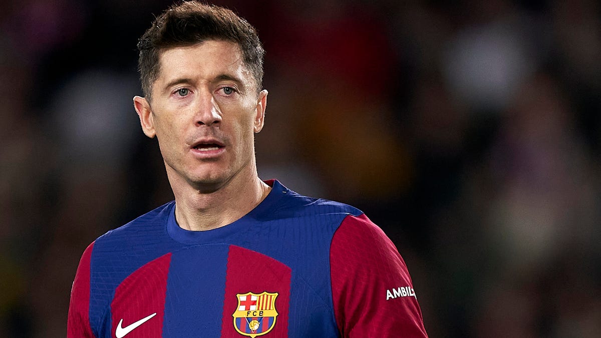 Robert Lewandowski of FC Barcelona looking to his right.