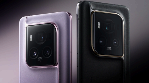 Honor Magic 6 Ultimate in Black and Purple