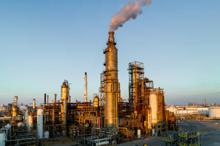 Oil Fields And Refineries Operate In Texas