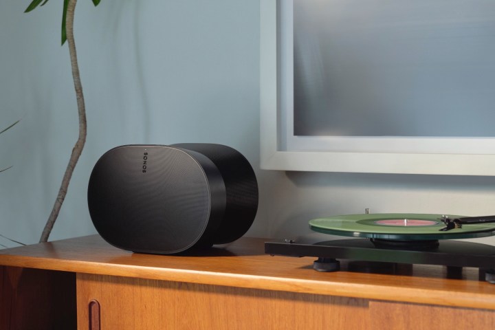 Sonos Era 300, beside a turntable.