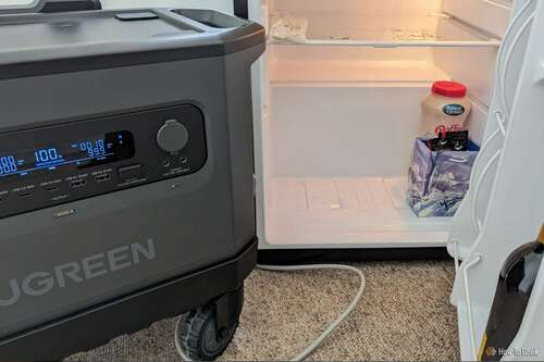 Ugreen power station powering a fridge