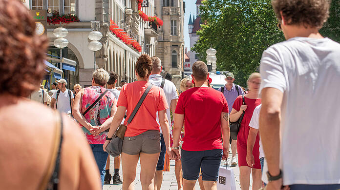 Gerade in der Münchner Innenstadt staut sich die Sommer-Hitze.