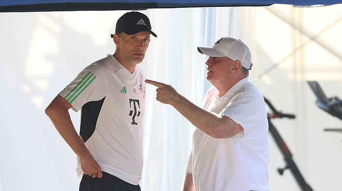 Bayern-Trainer Thomas Tuchel mit Ehrenpräsident Uli Hoeneß.