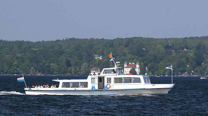 Ein Schiff auf dem Starnberger See.