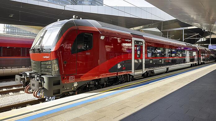 Von außen erinnert der neue Railjet an die alten, die schon lange von München nach Wien und Budapest fahren.