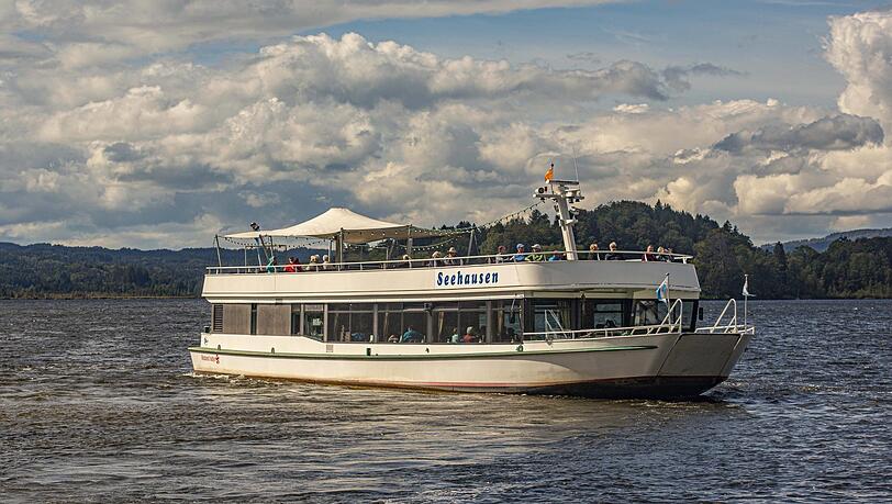 Mit dem Schiff auf dem Staffelsee: Da sind die Berge ganz nah.