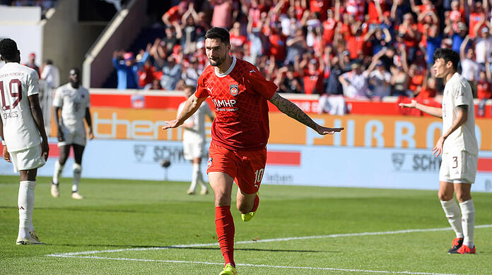 Tim Kleindienst mit einem Doppelpack gegen den FC Bayern.